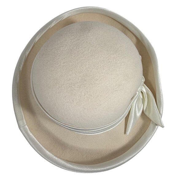 Vintage DEBORAH Winter White Felt Bowler Hat Satin Ribbon Band USA Womens - Picture 5 of 11